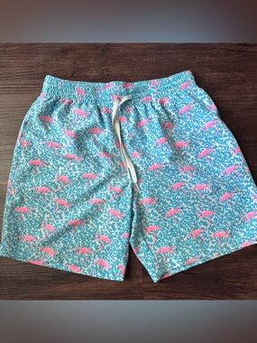 Chubbies Swim Trunks Shorts Mens Medium Blue Pink Flamingo Floral 7” Inseam Mesh